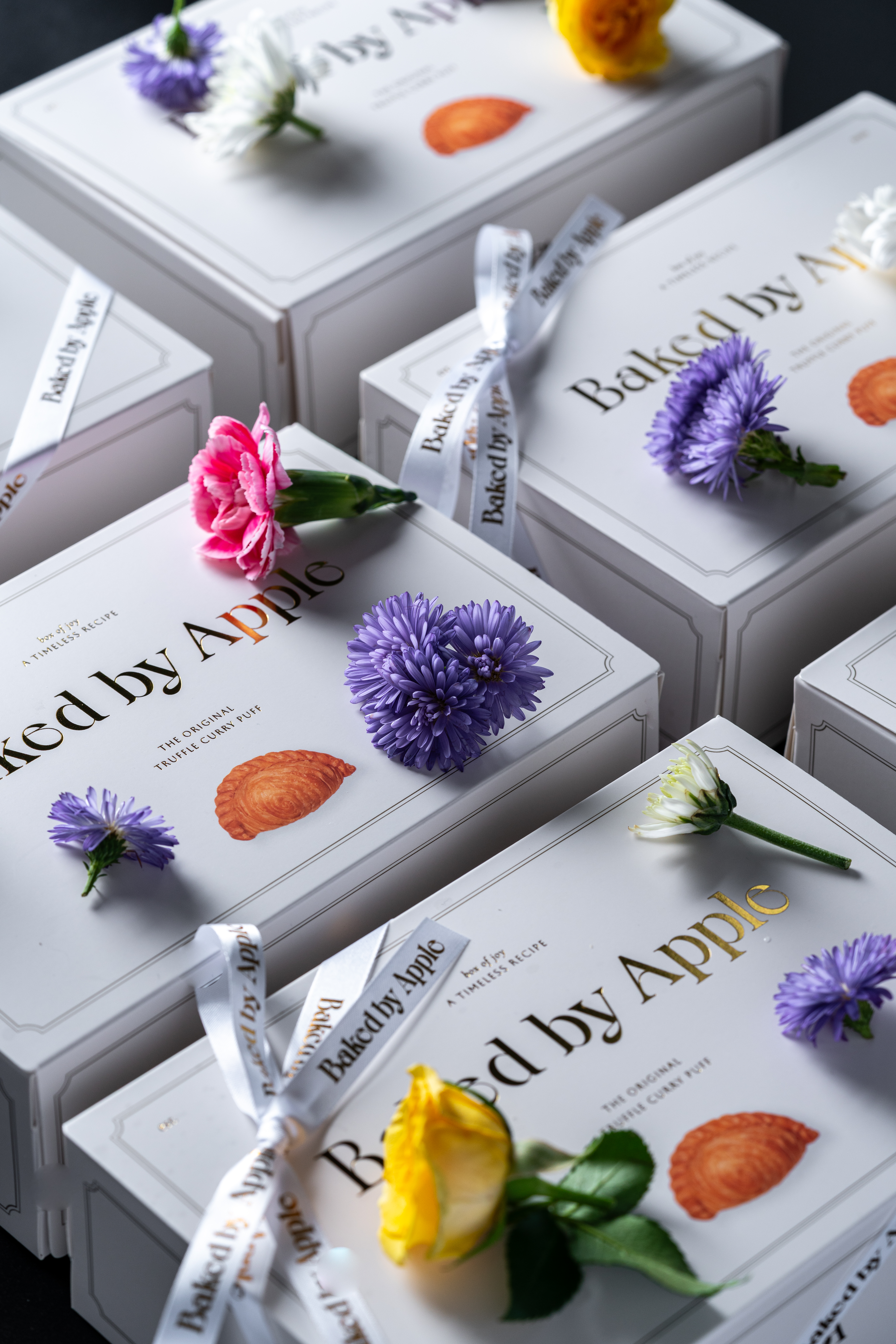 Baked by Apple gift boxes with flowers